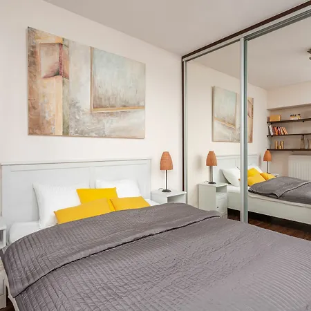 42m² 1 Slaapkamer, 1 Privé Badkamer In Stadscentrum Warschau